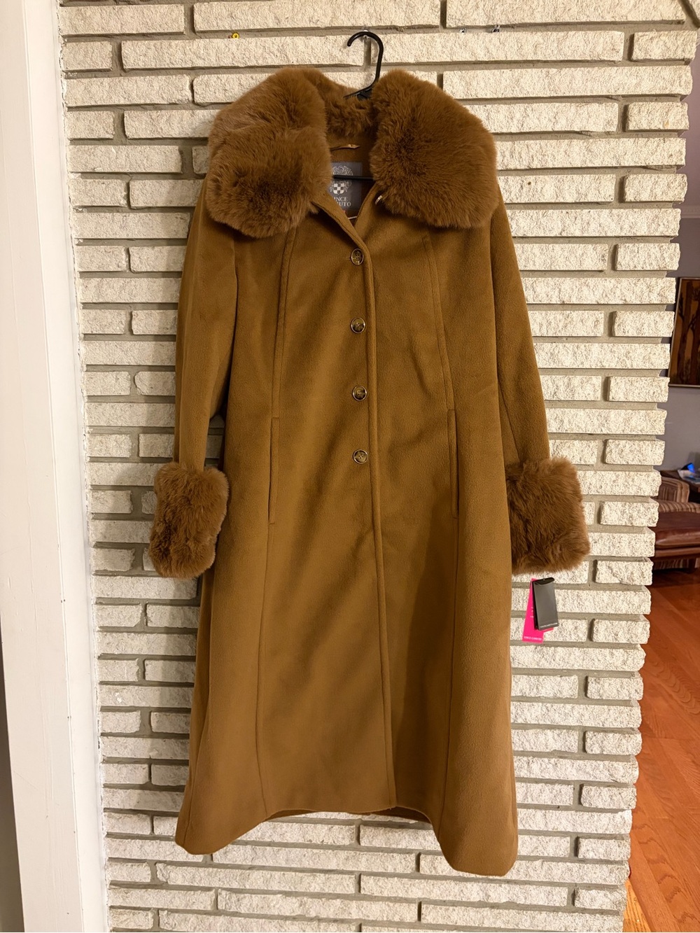 NWT Vince Camuto MSRP $300 Women’s Long Faux-Fur Collar & Cuff Coat - Brown
